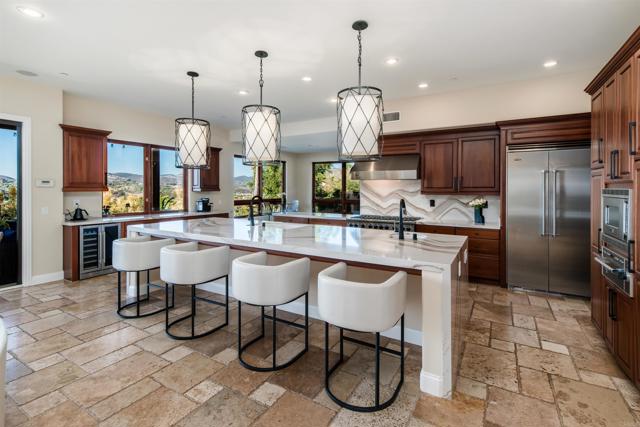 Detail Gallery Image 11 of 72 For 18102 via Ascenso, Rancho Santa Fe,  CA 92067 - 6 Beds | 6/1 Baths