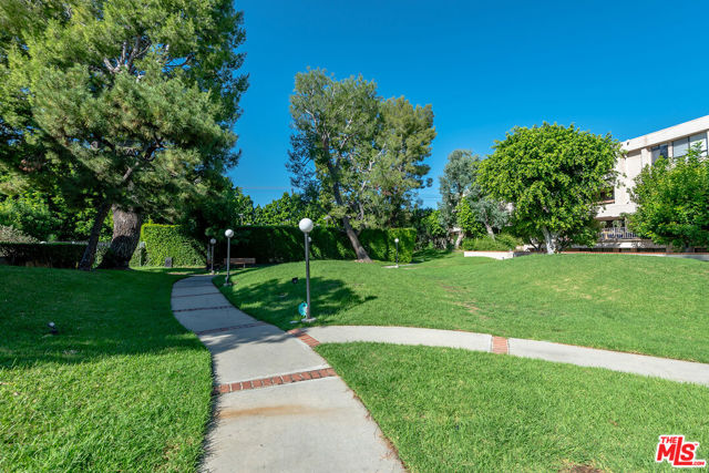 15167 Magnolia Boulevard, E photo 33