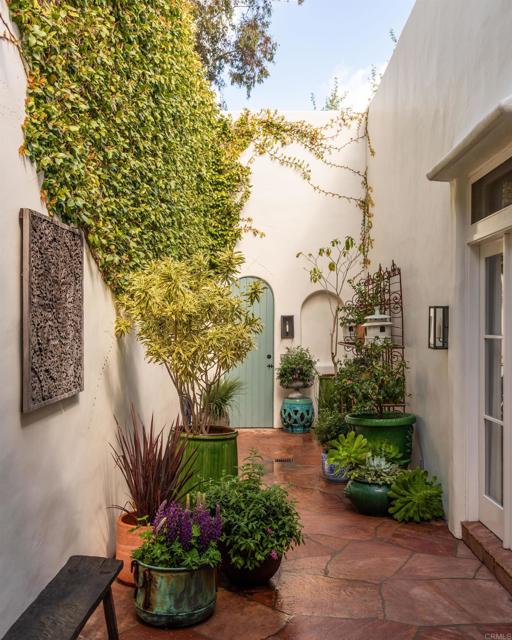 17484 El Vuelo, Rancho Santa Fe CA: https://media.crmls.org/mediaz/173171aa-7884-4d35-9cd2-513e72dd4c88.jpg