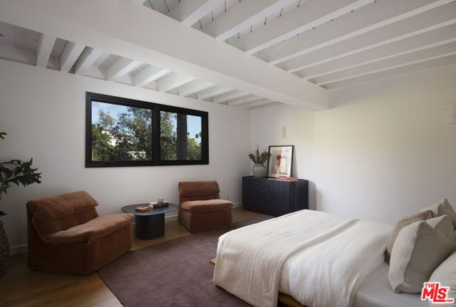 5692 Holly Oak Drive, Los Angeles CA: https://media.crmls.org/mediaz/17317ba6-c6c5-4a5b-b1f3-dfcee80d2303.jpg