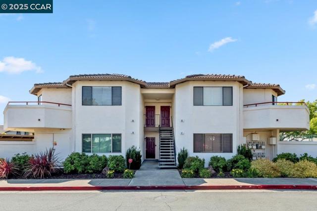 5050 Valley Crest Dr, Concord CA: https://media.crmls.org/mediaz/1732333f-d8dc-4240-83d0-875aff04d9b6.jpg