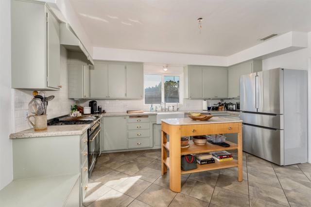 Image 16 of 73 For 9226 Briercrest Dr