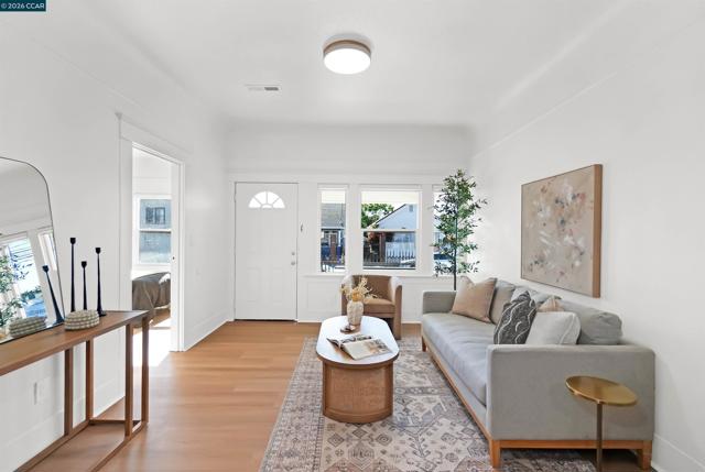 Image 12 of 58 For 456 4th St  