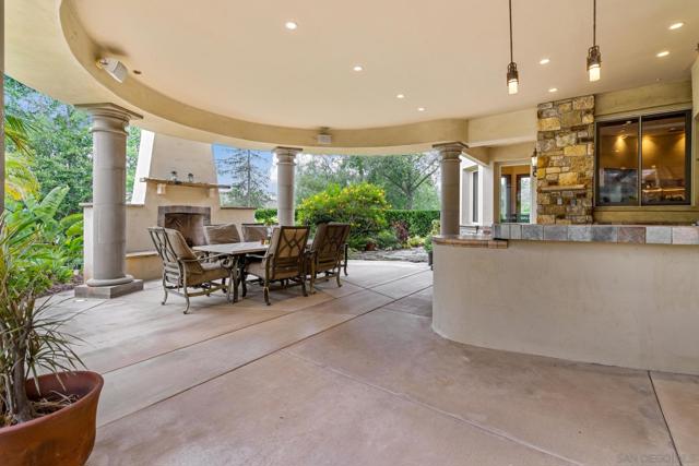 14380 Ciera Court, Poway CA: https://media.crmls.org/mediaz/17330e9a-5ec8-497f-8914-3fef7579ef00.jpg