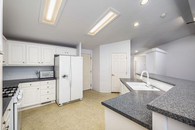 15300 Palm Drive, Desert Hot Springs CA: https://media.crmls.org/mediaz/17335583-9cf4-4a4c-822f-0d1d4fda243a.jpg