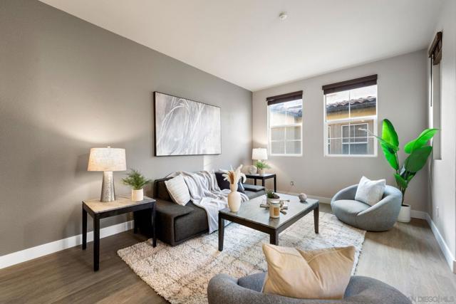 784 Portside Pl, San Diego CA: https://media.crmls.org/mediaz/17345127-7369-498f-8c3b-30ca9599e360.jpg