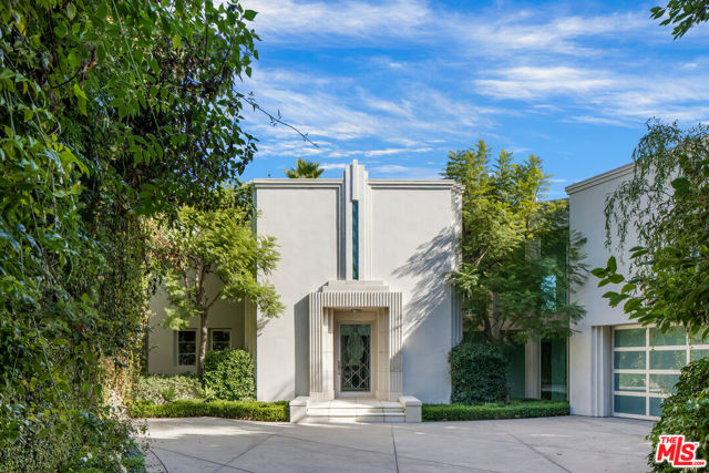 1456 Blue Jay Way, Los Angeles CA: https://media.crmls.org/mediaz/17349070-da56-44f8-87b5-5a7d862f1cd2.jpg