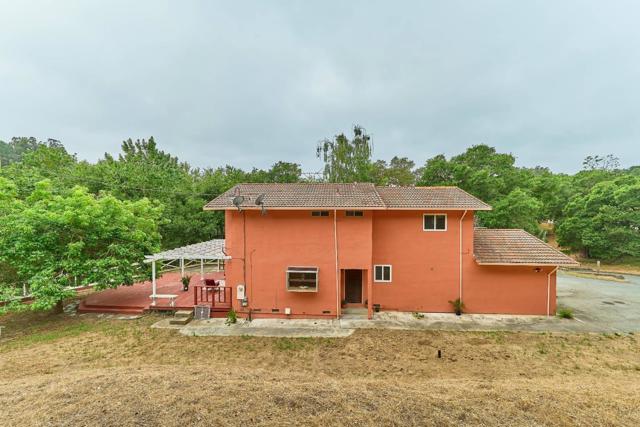520 Seely Avenue, Aromas CA: https://media.crmls.org/mediaz/1734ace7-7e4d-446c-b144-94f77de27a48.jpg