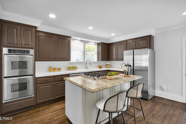 7933 Kenyon Avenue, Los Angeles CA: https://media.crmls.org/mediaz/1734dd1e-ac88-4f47-b226-31b7bc3c8c45.jpg