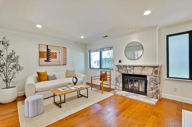 535 Boxleaf Court, San Jose CA: https://media.crmls.org/mediaz/1735769b-0109-4b7f-9276-a00efefcb179.jpg