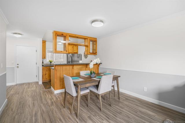 6675 Mission Gorge Rd, San Diego CA: https://media.crmls.org/mediaz/1735d11b-815d-4633-8486-cf3b499a8656.jpg