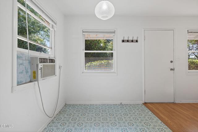 1211 Cruzero Street, Ojai CA: https://media.crmls.org/mediaz/1735fb70-1047-4b5b-be04-710b559d578a.jpg