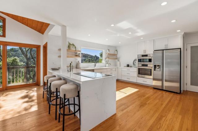 708 Linda Court, San Mateo CA: https://media.crmls.org/mediaz/173674c6-02e9-4454-ae82-895424be5abc.jpg