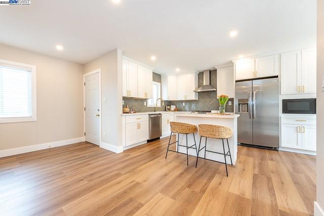 41327 Erma Ave, Fremont CA: https://media.crmls.org/mediaz/17369ae3-7082-46d0-bfbb-2113b629a5da.jpg