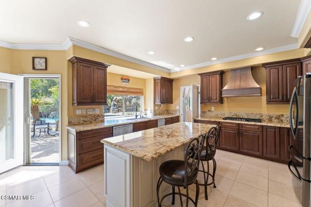 64 Highland Road, Simi Valley CA: https://media.crmls.org/mediaz/1736d305-db40-4a0e-aaae-e87974b521ab.jpg