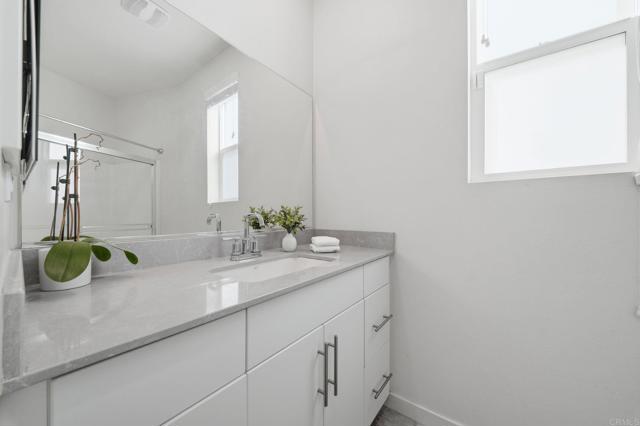 Detail Gallery Image 14 of 72 For 2056 Callisto Terrace, Chula Vista,  CA 91915 - 3 Beds | 3/1 Baths