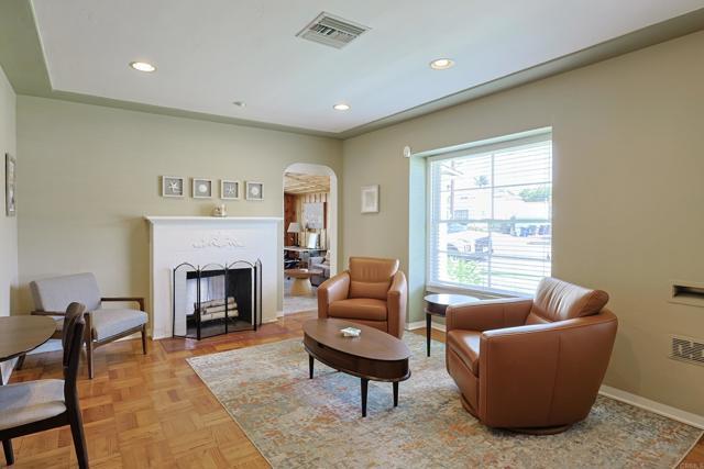 518 5th Street, Coronado CA: https://media.crmls.org/mediaz/17379b9d-955c-46e6-a134-85dfc2899f03.jpg