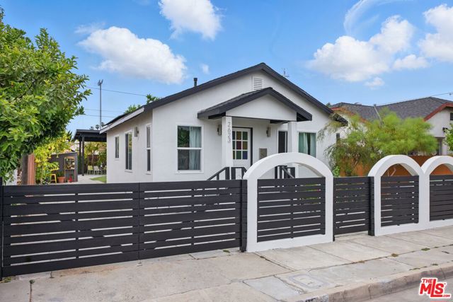 2623 Merced Street, Los Angeles CA: https://media.crmls.org/mediaz/1737a77f-f187-4f74-9a04-c7d60e951a58.jpg