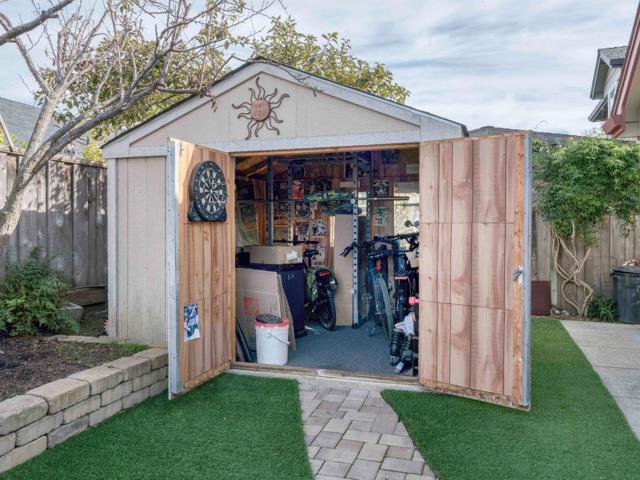 1139 Cape Cod Way, Salinas CA: https://media.crmls.org/mediaz/1737f0d0-add1-46ad-b78d-dc1d3b3c780e.jpg