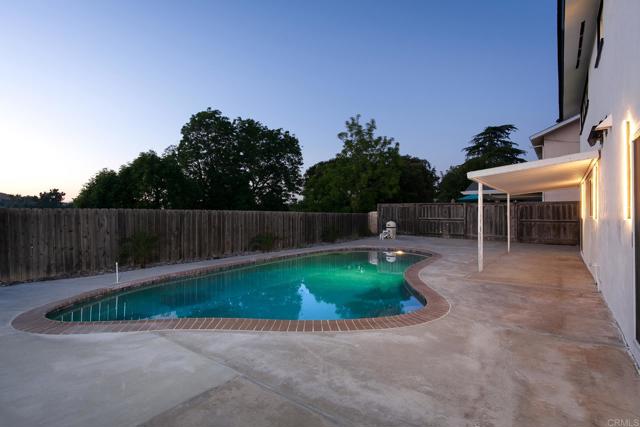 6802 MAURY DR, San Diego CA: https://media.crmls.org/mediaz/1738fde9-6e39-4bc2-955d-c374afe4ea52.jpg