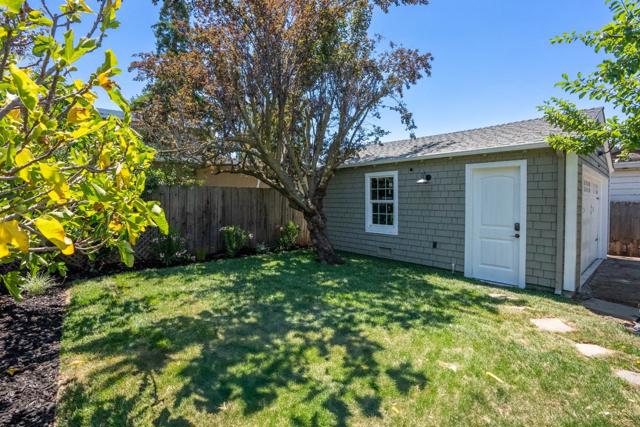 2653 Brewster Avenue, Redwood City CA: https://media.crmls.org/mediaz/173914fa-eb61-402e-8daf-f3a8925cd1dc.jpg