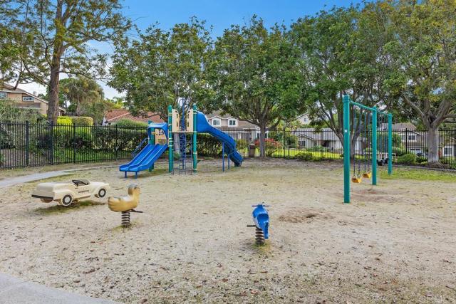 Detail Gallery Image 44 of 48 For 1634 Cottage Glen Ct, Encinitas,  CA 92024 - 4 Beds | 3 Baths