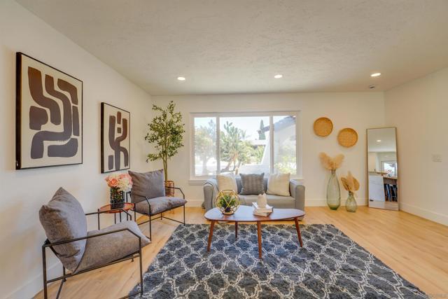 8896 Belfast Cir, San Diego CA: https://media.crmls.org/mediaz/1739ddfa-65a2-4413-955f-0b4207802020.jpg