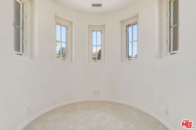 24 Still Water, Newport Coast CA: https://media.crmls.org/mediaz/173afaa2-8820-40d4-bd2b-e58656c5cce7.jpg