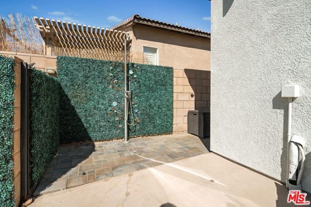 42871 Beato Drive, Indio CA: https://media.crmls.org/mediaz/173b6df0-72e0-4dec-adb9-56a08c24b0c2.jpg
