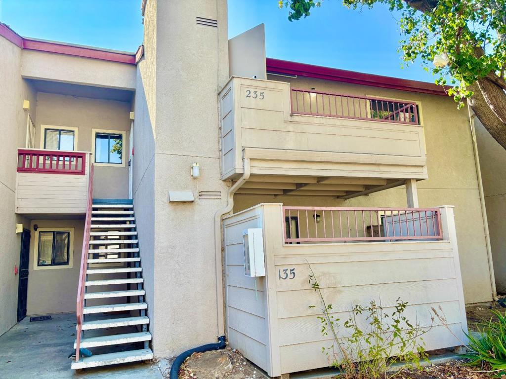 7 Lancaster Circle #235