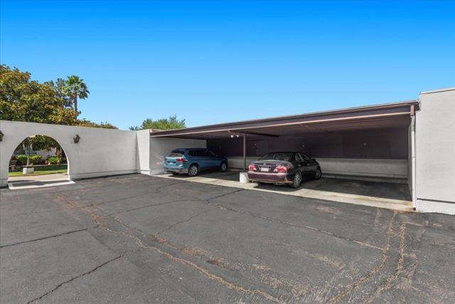 16566 Caminito Vencinos, San Diego CA: https://media.crmls.org/mediaz/173d201f-b5a4-4612-967f-44d3913c2444.jpg