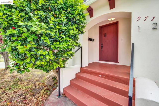 971 34Th St, Richmond CA: https://media.crmls.org/mediaz/173d76bd-d204-4f43-8221-f3f73067cc81.jpg