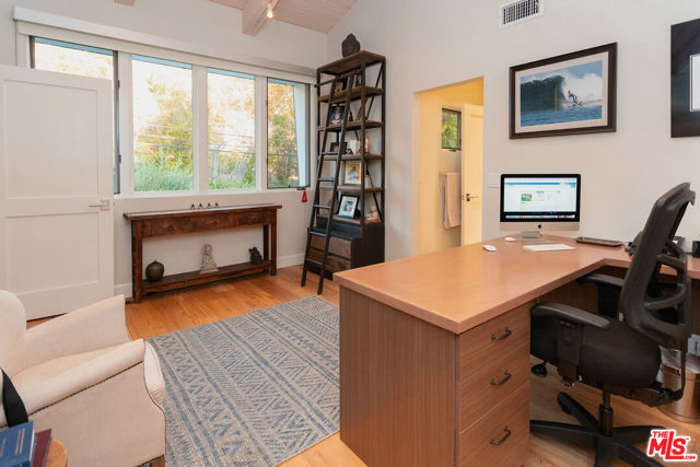 3631 SERRA Road, Malibu CA: https://media.crmls.org/mediaz/173d86ce-200e-4120-9f29-7f2cf926ab43.jpg