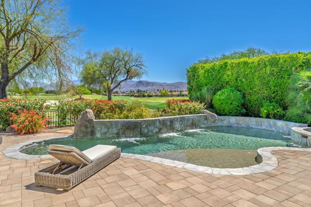 306 Loch Lomond Road, Rancho Mirage CA: https://media.crmls.org/mediaz/173e152a-3f9d-4cf1-b70f-e374081fc50d.jpg