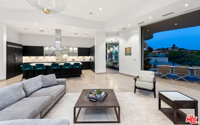 Drew Fenton | 9305 Nightingale Drive Los Angeles CA | MLS: 7240240
