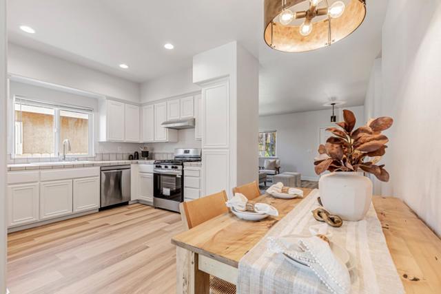 864 Powell, Hollister CA: https://media.crmls.org/mediaz/173efa40-1413-4f12-92f2-e0f70d31d09e.jpg