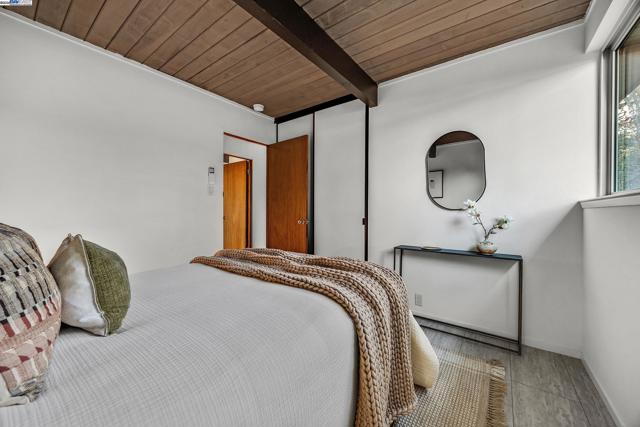 4004 Salem St, Concord CA: https://media.crmls.org/mediaz/173fa3ed-6dea-4388-a566-4155fb2605ee.jpg