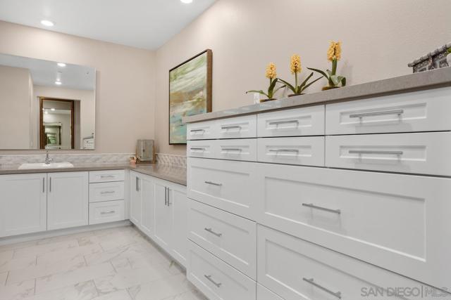 8416 Hidden Cove Way, San Diego CA: https://media.crmls.org/mediaz/173fb60a-69fe-43f5-96ea-284557b112cc.jpg