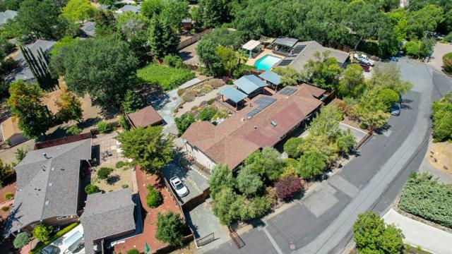 25 Adeline Drive, Walnut Creek CA: https://media.crmls.org/mediaz/17407b50-39a7-4795-b2ee-09f6615ec5ae.jpg