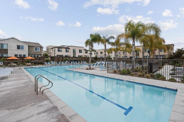 2098 Bluestone Cir, Chula Vista CA: https://media.crmls.org/mediaz/1740a96a-14e2-443d-ba2d-9d994a914b39.jpg