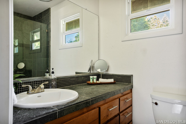147 State Highway 173, Lake Arrowhead CA: https://media.crmls.org/mediaz/1741387d-de98-4df4-a76f-b997e2fb94aa.jpg