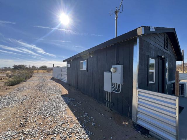 Detail Gallery Image 13 of 58 For 2774 Kickapoo Trl, Landers,  CA 92285 - 1 Beds | 1/1 Baths