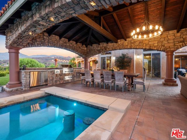 27023 Rolling Hills Avenue, Canyon Country CA: https://media.crmls.org/mediaz/17419e8c-5a8c-4f8e-830c-b73295a20090.jpg