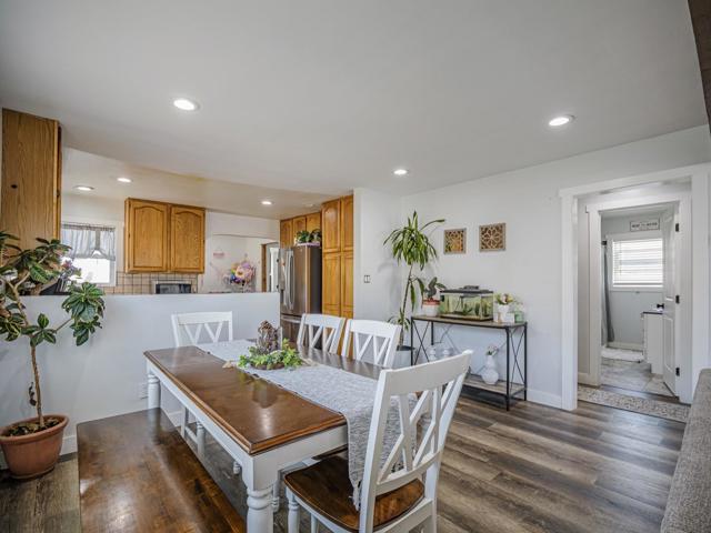 27 Burchell Avenue, Freedom CA: https://media.crmls.org/mediaz/17420458-c728-4cec-8abf-27e6293713a4.jpg