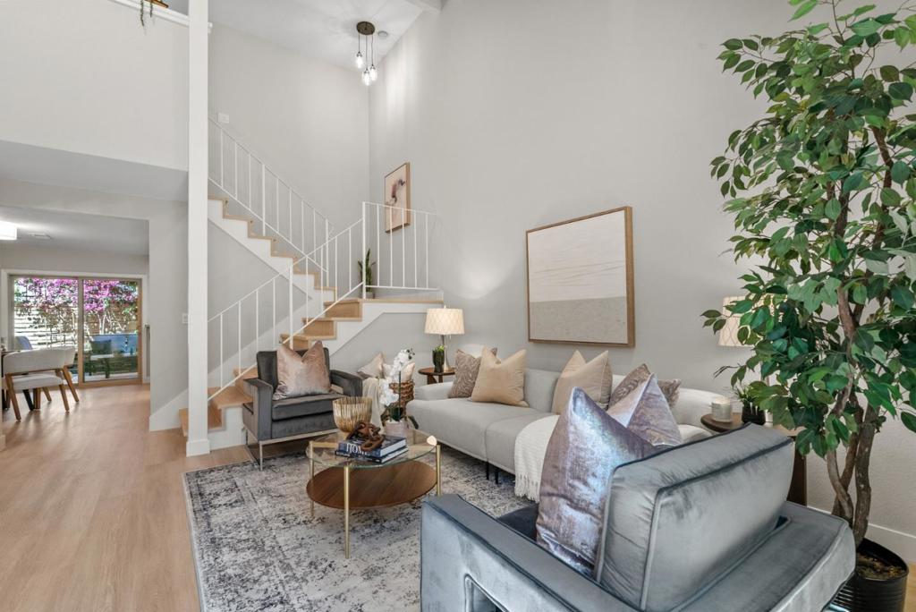 3179 Loma Verde Drive #2