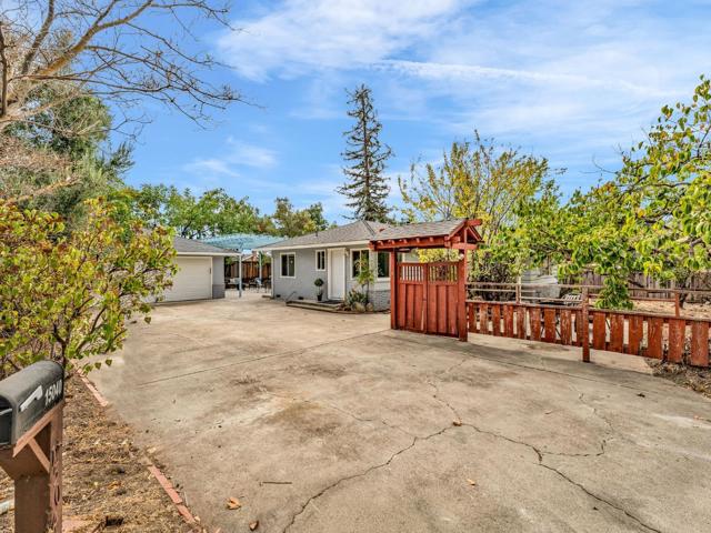 15040 Penitencia Creek Road, San Jose CA: https://media.crmls.org/mediaz/17429497-5ca5-4759-8147-076e9283e5b5.jpg