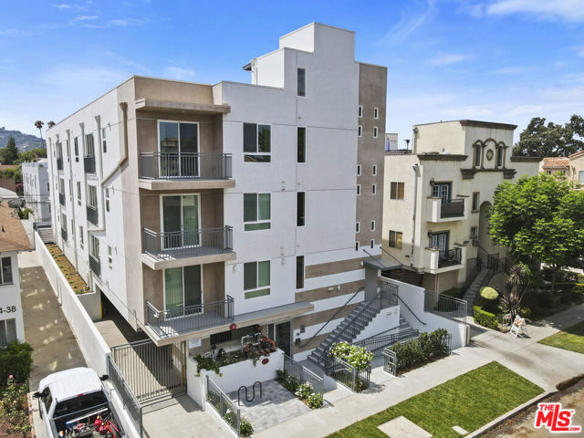 11042 La Maida Street, North Hollywood CA: https://media.crmls.org/mediaz/17437524-4376-41cb-bd76-f176ea1c69f1.jpg
