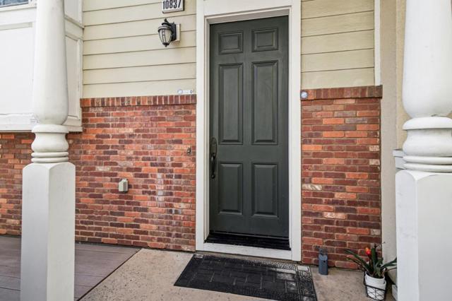 10837 N Stelling Road, Cupertino CA: https://media.crmls.org/mediaz/17441573-601c-487f-90dc-0b5587f4d49f.jpg