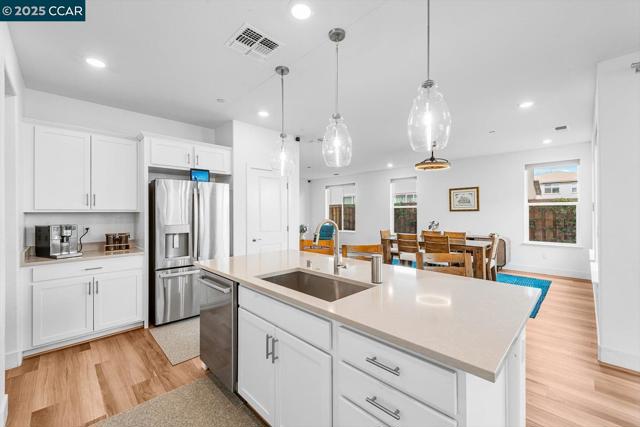 205 Goose Creek Ave, Brentwood CA: https://media.crmls.org/mediaz/17443dd0-3cd1-4dbd-b369-d03ec573a74d.jpg