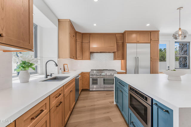 265 W Kelly Road, Thousand Oaks CA: https://media.crmls.org/mediaz/1744e3af-e793-491c-9172-f39b04602037.jpg